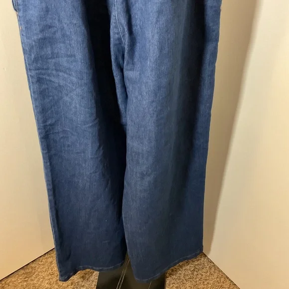 19. Tinseltown Blue Jumpsuit with Wide-Leg Palazzo Style Size Large - Picture 13 of 13